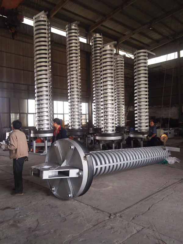 電機(jī)振動垂直提升機(jī)