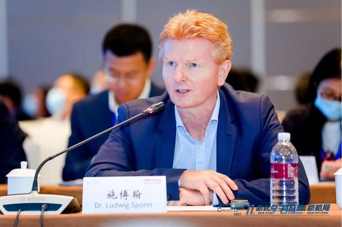 寶馬汽車(chē)施博翰：立足新能源汽車(chē) 踐行可持續(xù)減排目標(biāo)