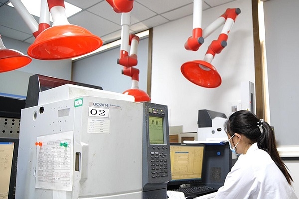 華一股份4月20日創(chuàng)業(yè)板首發(fā)上會(huì) 擬募資8億元擴(kuò)產(chǎn)電解液添加劑