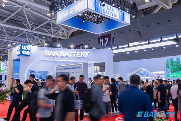 全品類布局構建發展“芯”引擎 比克電池亮相CIBF 2025