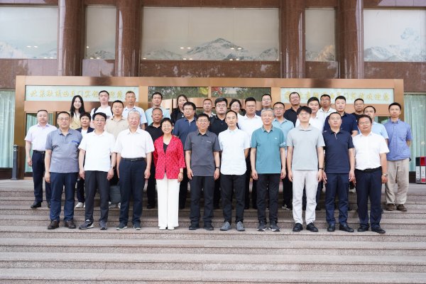 城市新能源公交車動力電池系統超保更換技術規范專家評審會在京圓滿舉行