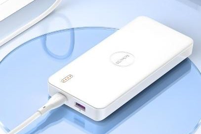 又一羅馬仕充電寶充電時爆炸 目擊者稱不是召回型號