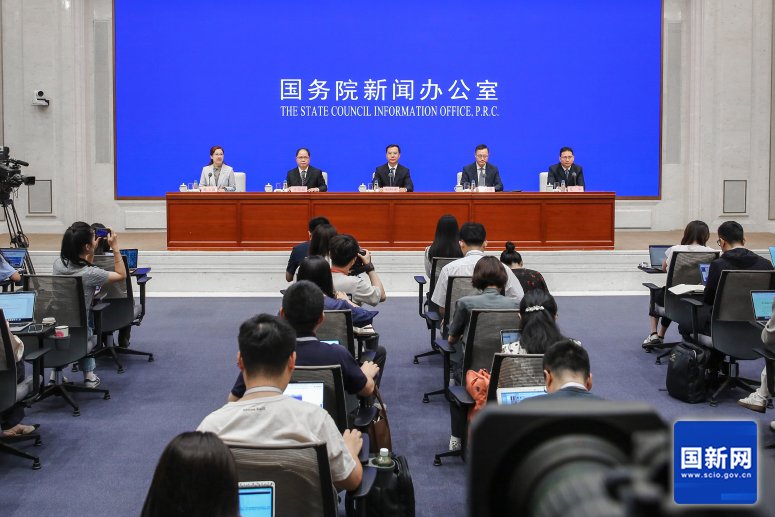 我國AI專利數(shù)占全球六成！人形機器人、智能終端等領(lǐng)域不斷突破