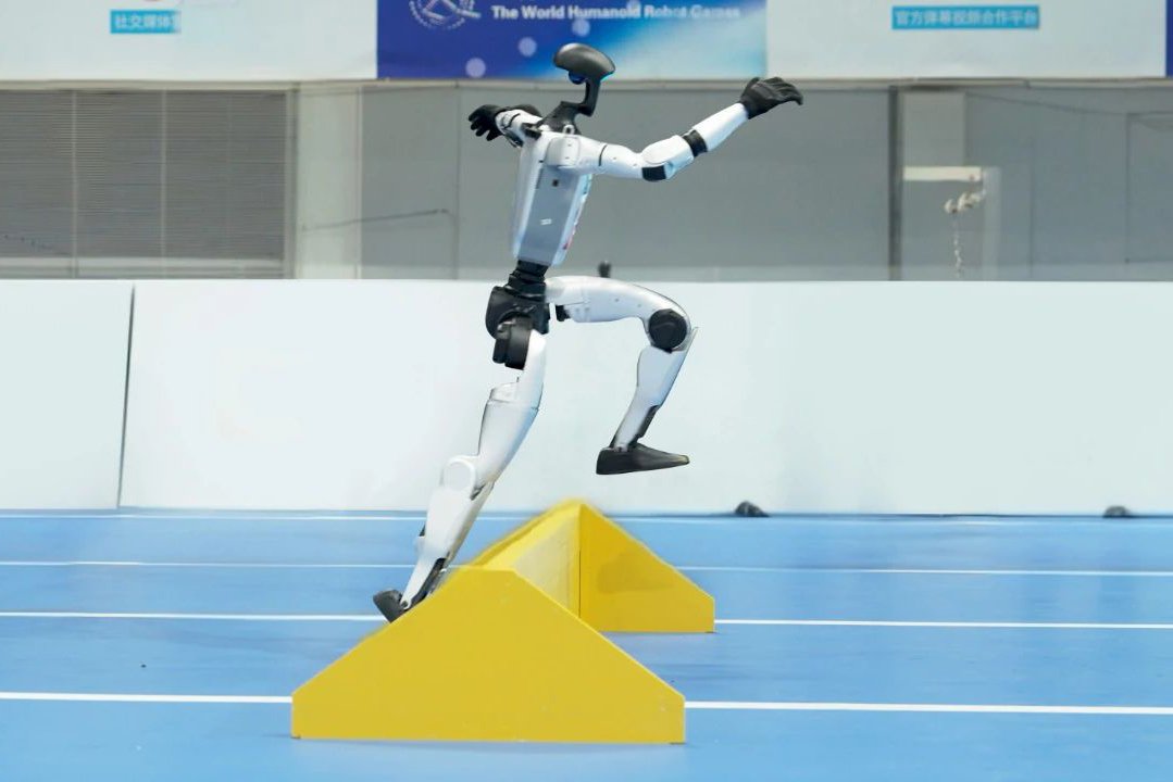人形機器人將“反超”人類？別盯固態電池了，還有新風口！