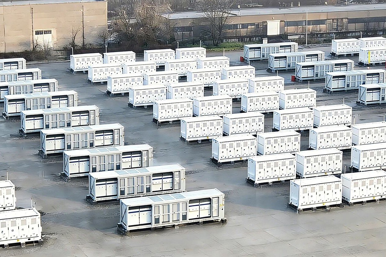 已成功交付超500個(gè)儲(chǔ)能項(xiàng)目!比亞迪儲(chǔ)能東歐規(guī)模最大項(xiàng)目投運(yùn)