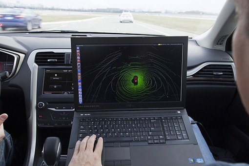 福特聯(lián)手密西根大學(xué)研發(fā)混合動力自動駕駛車