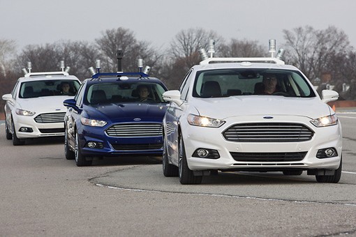 福特聯(lián)手密西根大學(xué)研發(fā)混合動力自動駕駛車