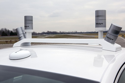 福特聯(lián)手密西根大學(xué)研發(fā)混合動力自動駕駛車