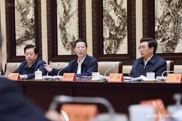 國務院副總理張高麗：抓好新能源車推廣加快配套設施建設