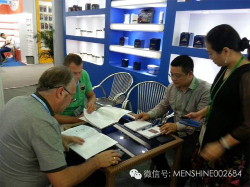 組圖：猛獅科技亮相第116屆廣交會(huì) 現(xiàn)場(chǎng)咨詢火爆