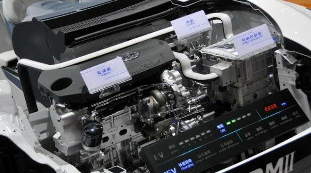 磷酸鐵錳鋰+石墨烯將如何？比亞迪新電池材料的非主流評論