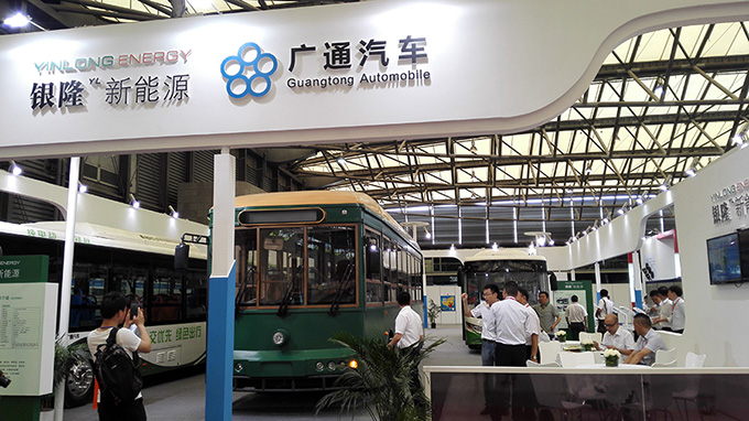 珠海銀隆閃耀上海國(guó)際客車技術(shù)展 獲“新能源客車創(chuàng)新型先進(jìn)企業(yè)”
