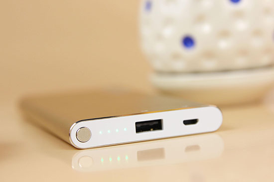 用了又用iPhone專用充電寶 電小二鋒6新品評測 用了又用iPhone專用充電寶 電小二鋒6新品評測