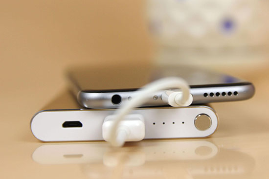 用了又用iPhone專用充電寶 電小二鋒6新品評測 用了又用iPhone專用充電寶 電小二鋒6新品評測