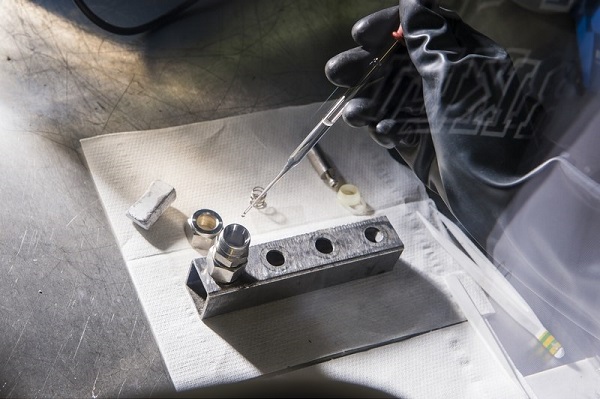 組裝一塊電池以測試鈉離子電池材料