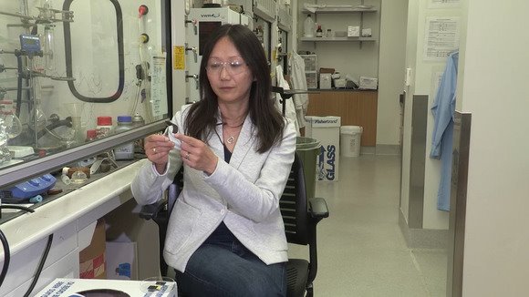 斯坦福研發新電池：可徹底杜絕充電起火爆炸