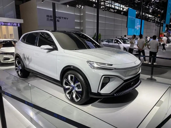 榮威MARVEL-R亮相！5G技術(shù)+L3自動(dòng)駕駛  8月首發(fā)上市