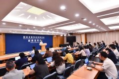 發改委：促進新能源車市持續穩增長 推動固態電池等新型儲能技術突破