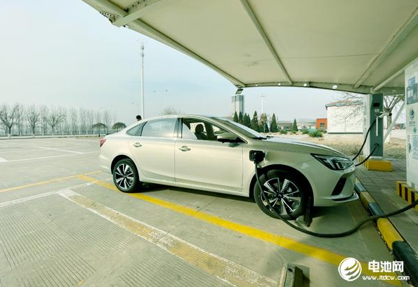 10月高端及入門級新能源車表現走強 分價段主力車型銷量分析