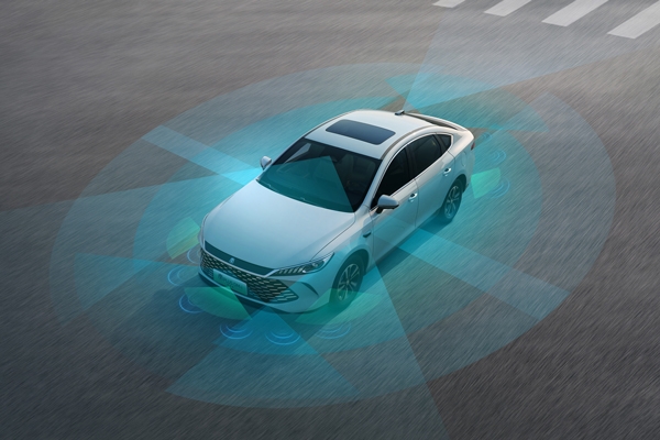 青銅預算解鎖王者裝備！第二代秦PLUS智駕版7.98萬起