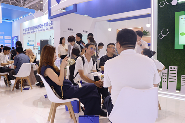 容百科技亮相CIBF 2025