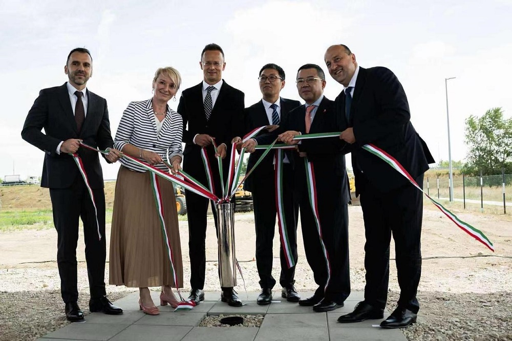 比亞迪在匈牙利科馬羅姆為其電動大巴和卡車工廠擴建項目舉行奠基儀式 比亞迪在匈牙利科馬羅姆為其電動大巴和卡車工廠擴建項目舉行奠基儀式