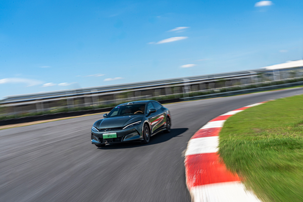 全民賽道集結！比亞迪全地形賽車場開業，助力百萬人下賽道！