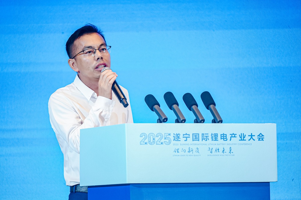 伊維經濟研究院院長吳輝 伊維經濟研究院院長吳輝