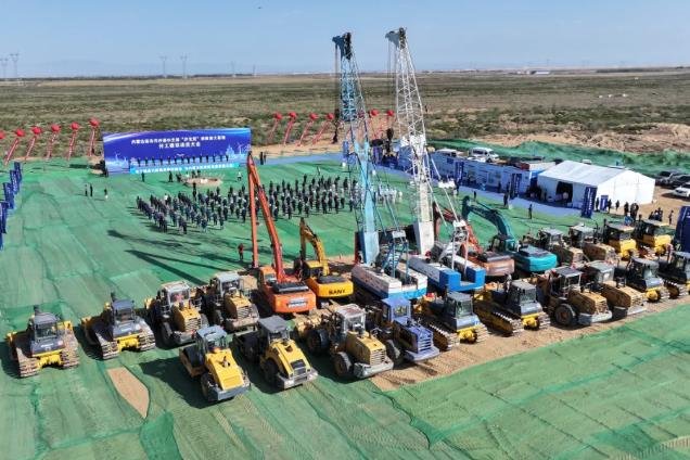 988億!配儲5GWh!內(nèi)蒙古千萬千瓦級新能源基地開工