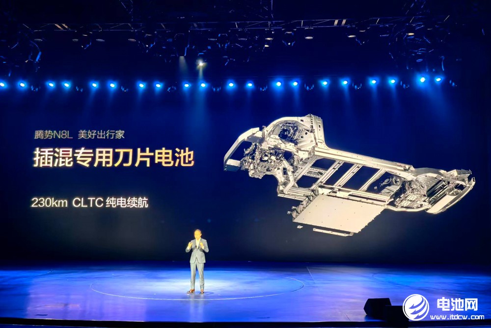 標(biāo)配磷酸鐵鋰刀片電池！大六座安全豪華SUV騰勢(shì)N8L預(yù)定下一個(gè)爆款？