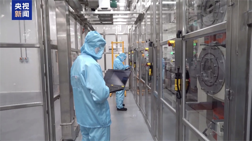 國(guó)內(nèi)已建成首條大容量全固態(tài)電池產(chǎn)線!電車?yán)m(xù)航有望突破1000公里 國(guó)內(nèi)已建成首條大容量全固態(tài)電池產(chǎn)線!電車?yán)m(xù)航有望突破1000公里