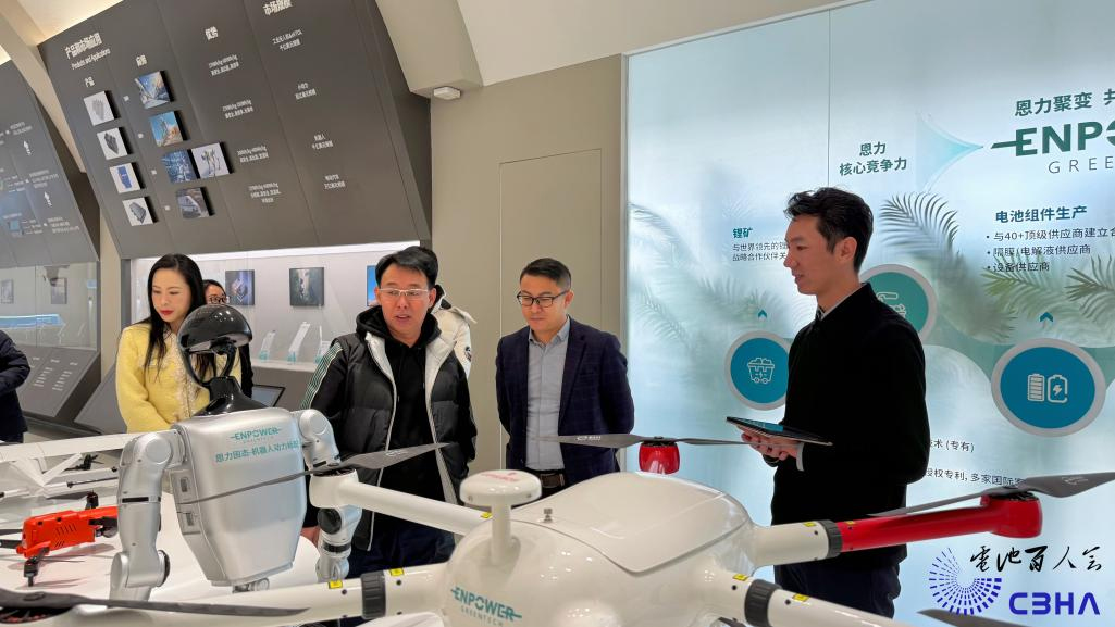 中國電池新能源產(chǎn)業(yè)鏈調(diào)研團(tuán)一行到訪北京恩力動(dòng)力 中國電池新能源產(chǎn)業(yè)鏈調(diào)研團(tuán)一行到訪北京恩力動(dòng)力