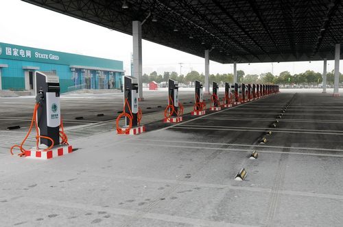國(guó)網(wǎng)擬全面放開充電樁建設(shè) 新能源車鋰電板塊大漲
