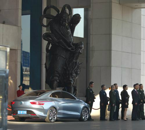 廣汽傳祺電動(dòng)汽車E-jet“出演”《變形金剛4》