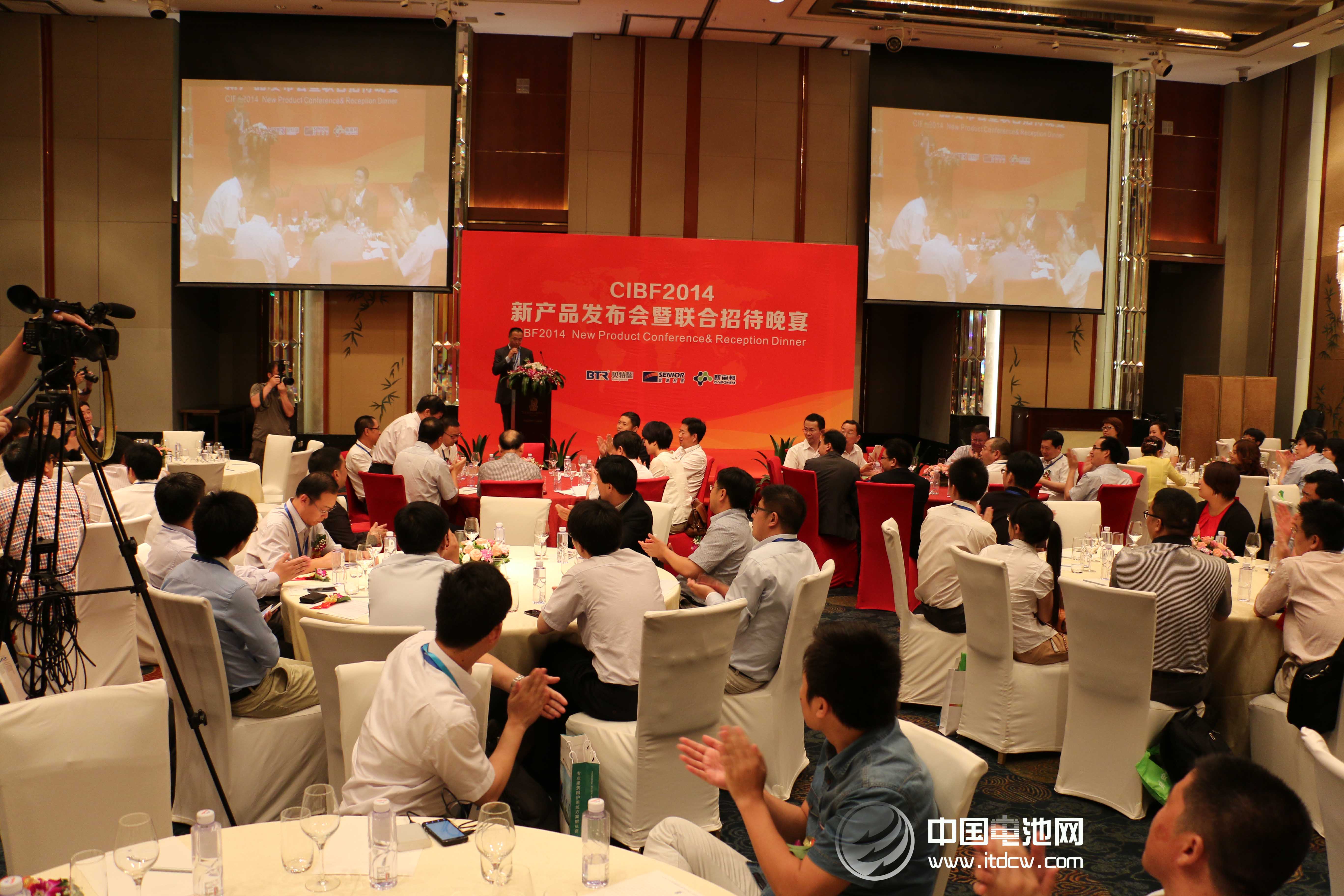 動(dòng)力電池成“香餑餑” 突破技術(shù)瓶頸是關(guān)鍵