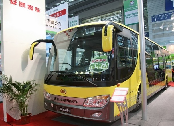 安凱電動客車駛進“e控”時代 可觸摸屏完成操作