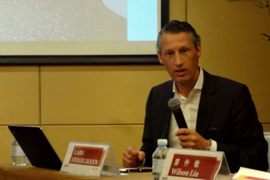 Formula E全球商務(wù)主管Lars Stegelmann Formula E全球商務(wù)主管Lars Stegelmann