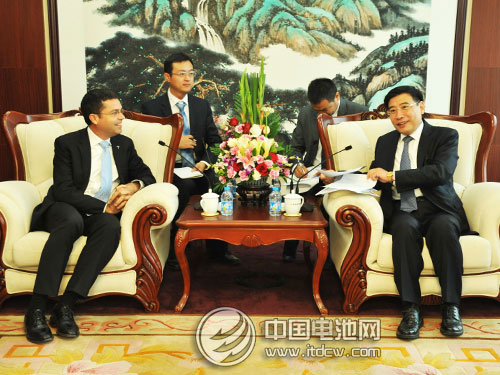 苗圩會見特斯拉全球高級副總裁杰洛姆·古里安 苗圩會見特斯拉全球高級副總裁杰洛姆·古里安