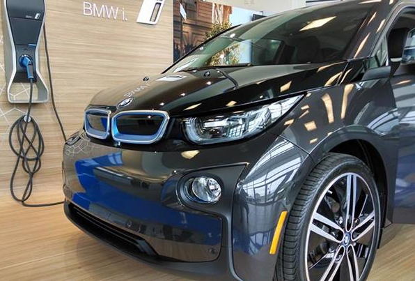 加州寶馬i3電動汽車租賃:每月369美元 加州寶馬i3電動汽車租賃:每月369美元