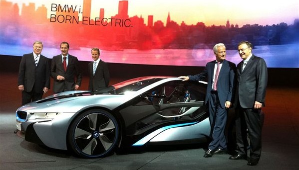 寶馬、凱迪拉克、特斯拉推出電動車升級版 銷量持續(xù)上升