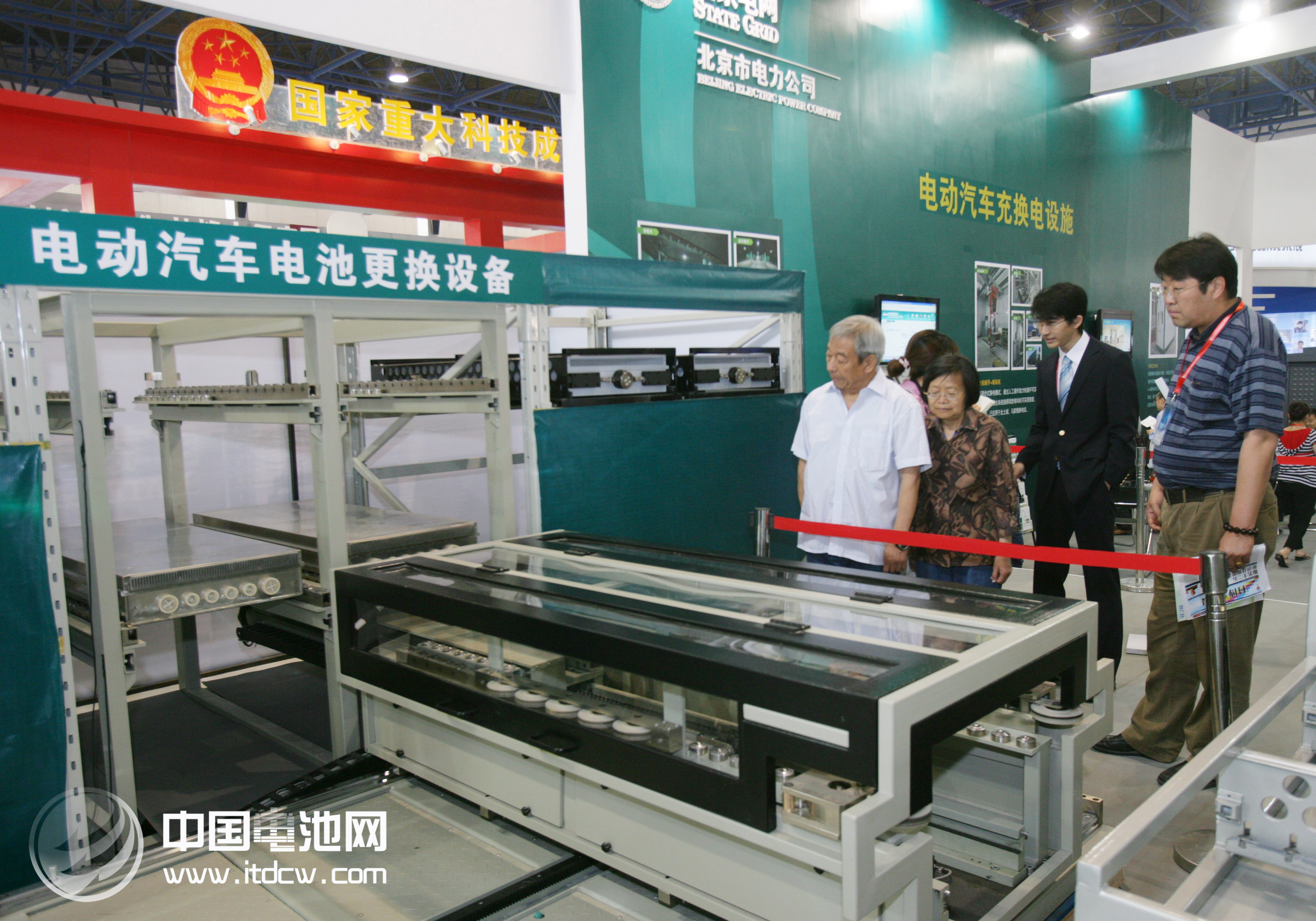 北京今年僅600輛電動(dòng)汽車上牌 充電難制約推廣 北京今年僅600輛電動(dòng)汽車上牌 充電難制約推廣