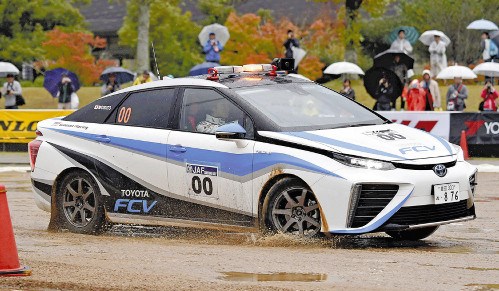 燃料電池車亮相日本賽場號稱“終極環?！保▓D）