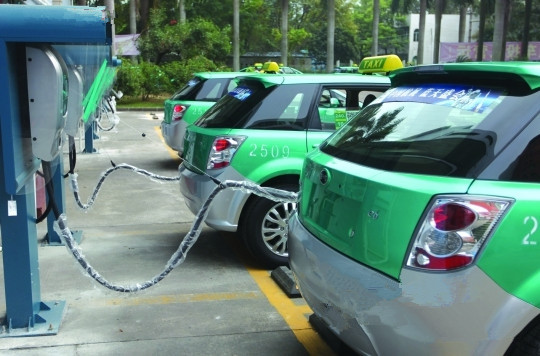 珠海首批純電動的士上路 到明年將投400輛