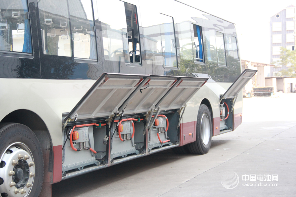 比克與安源共同開發的新能源客車均采用比克三元材料鋰離子動力電池