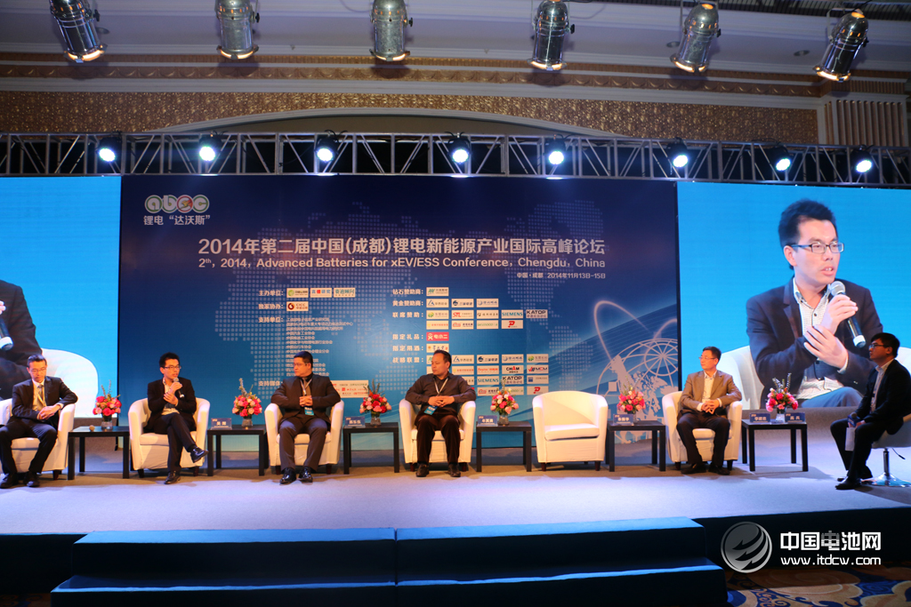 上海社科院院長(zhǎng)贊合肥軌道交通 建議公車推廣新能源