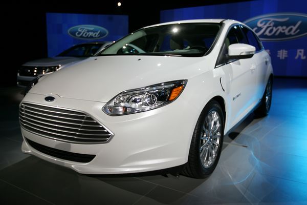 新能源汽車路線之辯：哪種技術是現階段的最佳方案？