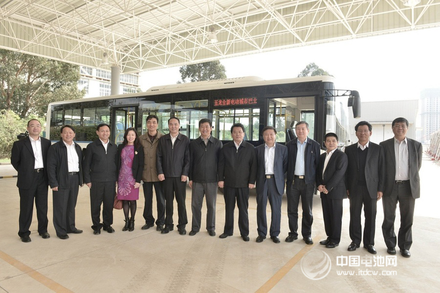 長(zhǎng)江牌電動(dòng)汽車首發(fā)車型下線  云南五龍正式投產(chǎn)