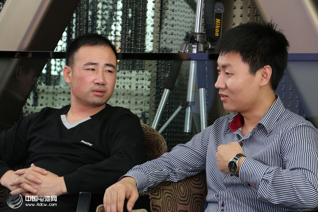 蘋(píng)果iPhone天生伴侶  深圳倍斯特推出小蘋(píng)果移動(dòng)電源