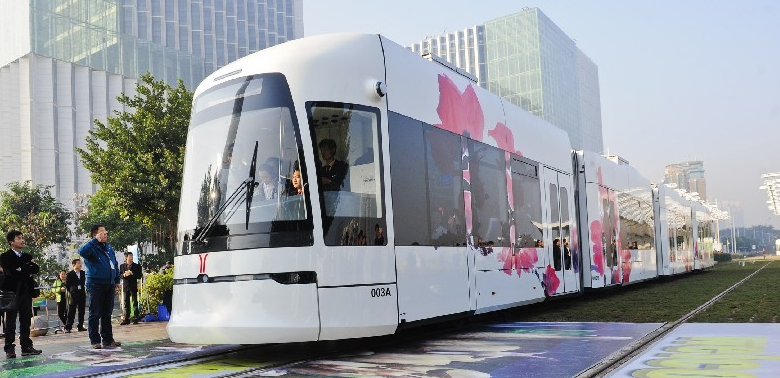 株洲研發世界首列超級電容有軌電車開通試乘