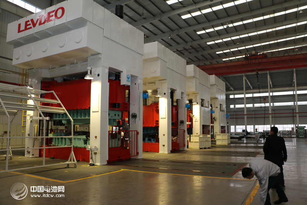 山東雷丁：用小型電動車點燃“國民車”的希望